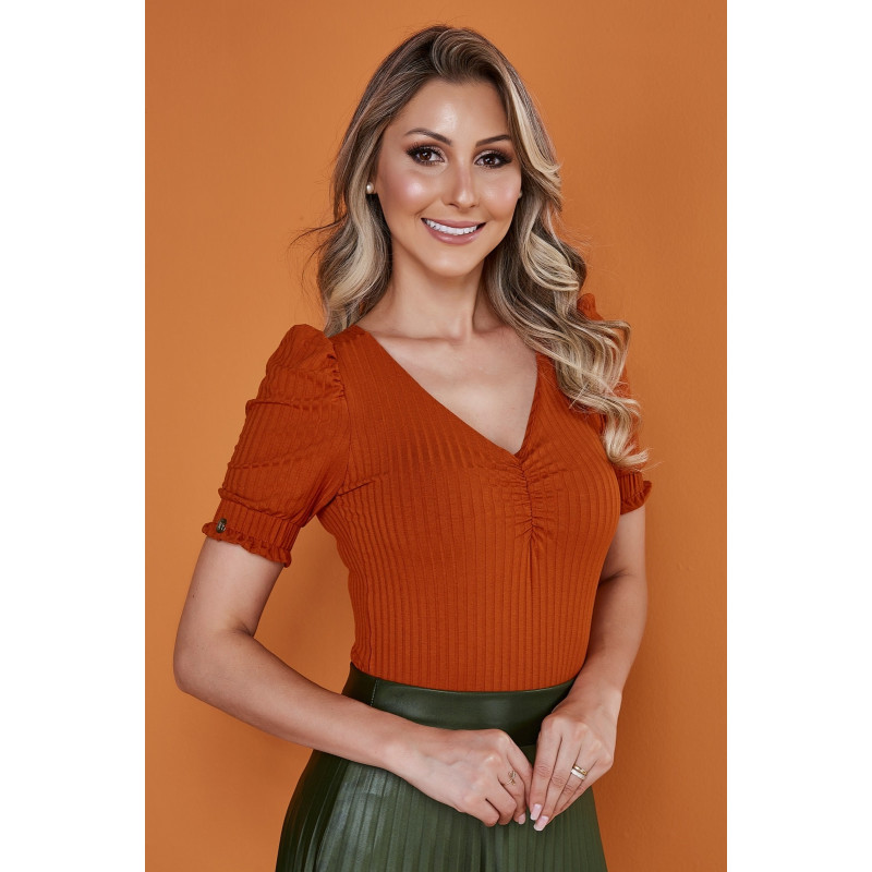 Blusa canelada cor telha
