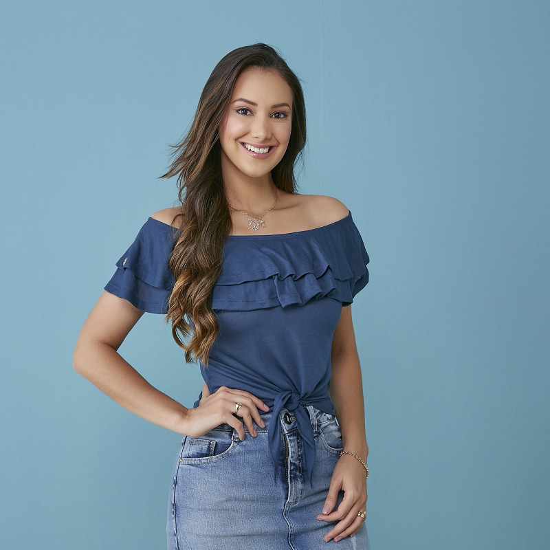 blusa azul ciganinha