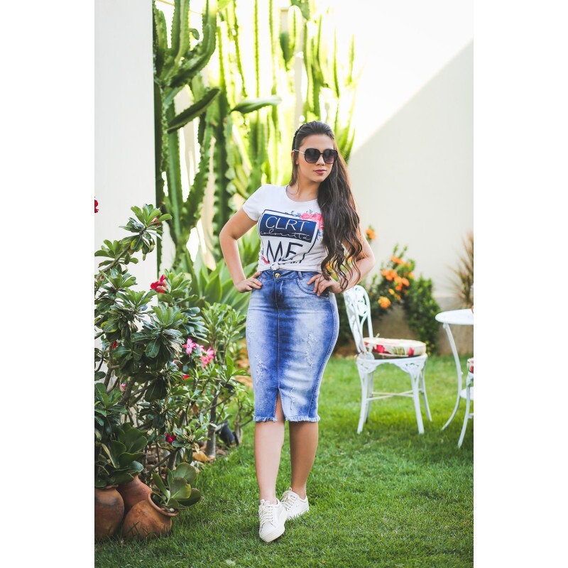 jeans com barra desfiada