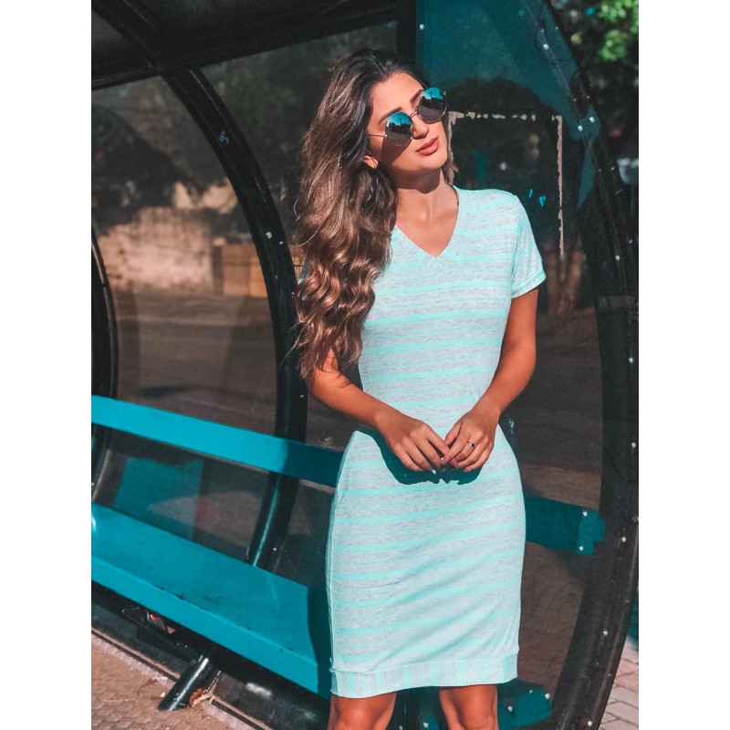 vestido canelado azul claro