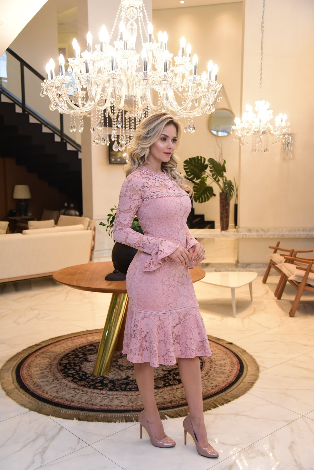 Vestido com renda rosa sales