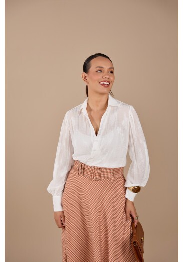 Camisa Michelli Em Crepe Jacaquard Branco Com Regata Jany Pim Outono/Inverno 2026