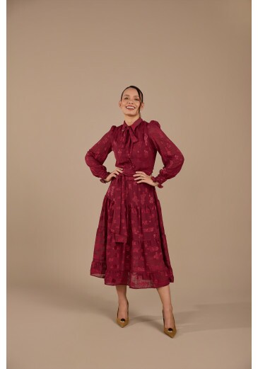 Vestido Josy Em Crepe Jacaquard Marsala Jany Pim Outono/Inverno 2026