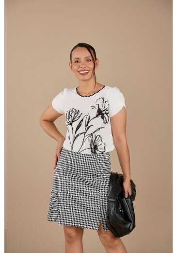 T-Shirts Rafaela Em Begonia Branca Jany Pim Primavera/Verão 2026