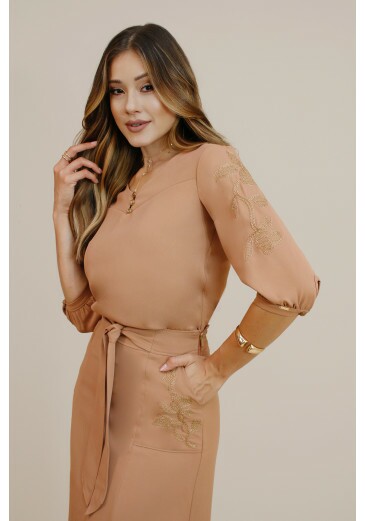 Blusa Bromélia Em Manga 3/4 Bege Plus Size Nitido Outono/Inverno 2026