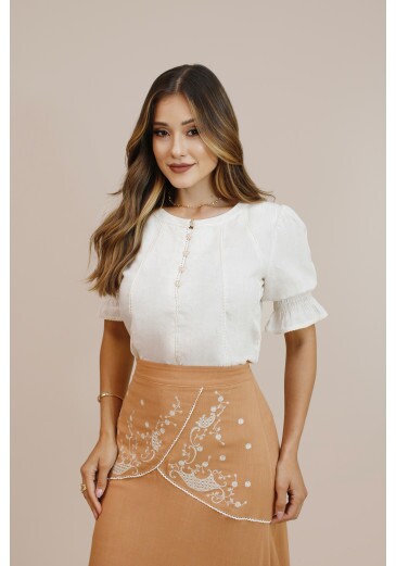 Blusa Alpina Em Tecido Leve Off White Plus Size Nitido Outono/Inverno 2026
