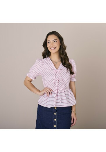 Blusa Luara Listrada Vermelha Tatá Martello Alto Verão 2025
