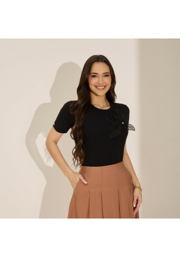 Blusa Claudia Em Malha Conforto Com Aplicação Preto Tata Martello Primavera/Verão 2027