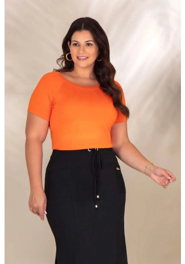 Blusa Plus Size De Malha Lisa Com Decote Canoa E Nervuras Laranja Hadaza Primavera/Verão 2024
