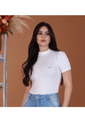 Blusa Em Viscolycra Branco Mulher Morena Outono/Inverno 2025.