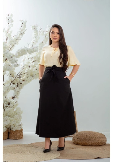 Blusa Em Viscolinho Com Amarração Amarela Mulher Morena Outono/Inverno 2025