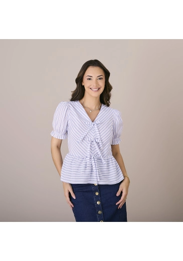 Blusa Luara Listrada Azul Tatá Martello Alto Verão 2025