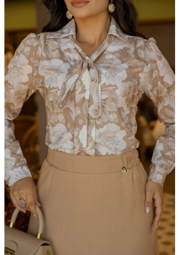Blusa Doris Em Sedinha Estampada Bege Maria Amore Outono/Inverno 2026 