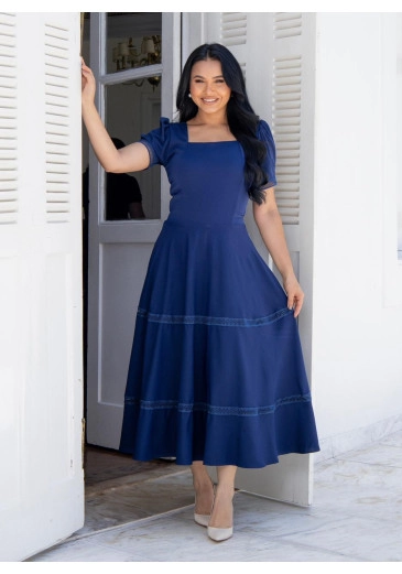 Vestido Lisa Em Tecido Crepe Pele de Pêssego Azul Marinho Maria Amore Primavera/Verão 2026