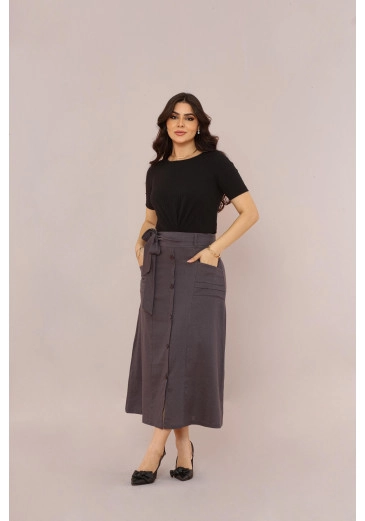 Saia Em Linho Cinza Jeans Mulher Morena Outono/Inverno 2025.