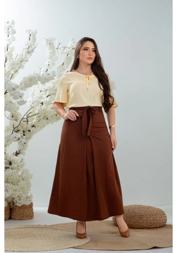 Saia  Confeccionado Em Linho Marrom Mulher Morena Outono/Inverno 2025.