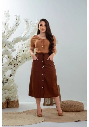 Blusa Confeccionada Em Viscolinho Marrom Mulher Morena Outono/Inverno 2025