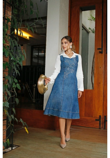 Salopete Alexandra Em Jeans Midi Azul Nitido Outono/Inverno 2026