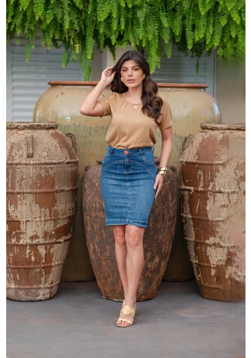 Blusa Em Viscolinho Bege Mulher Morena Primavera/Verão 2026