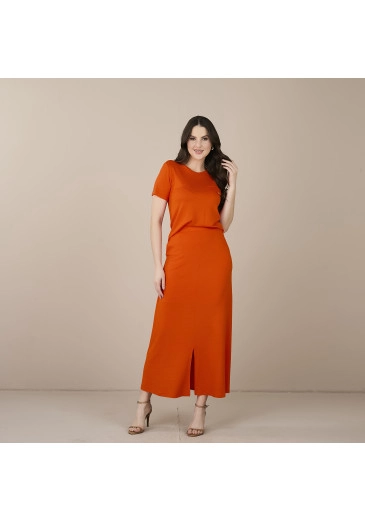 Conjunto Rogeria em Viscolady Ramado Laranja Tatá Martello Primavera/Verão 2025