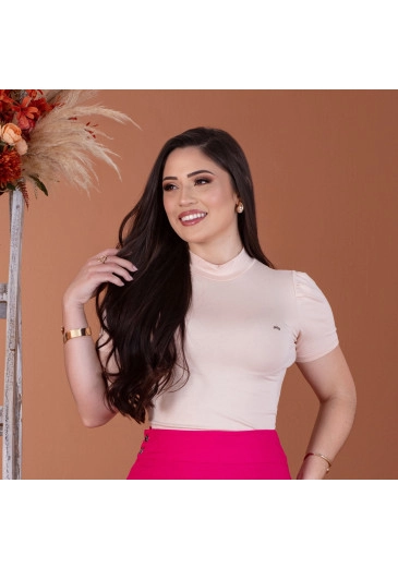 Blusa Em Viscolycra Rose Mulher Morena Outono/Inverno 2025.