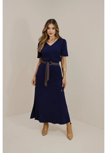 Saia Camelia Em Midi Com Recorte Assimétrico Azul Marinho Plus Size Nitido Outono/Inverno 2026