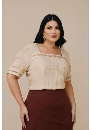 Blusa Tayla Em Viscolinho Bege Plus Nitido Outono/Inverno 2026