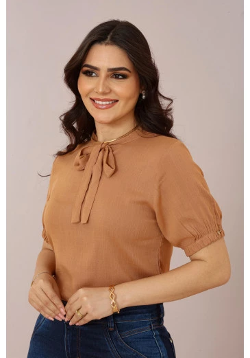 Blusa Em Viscose Com Laço Capuccino Mulher Morena Outono/Inverno 2025