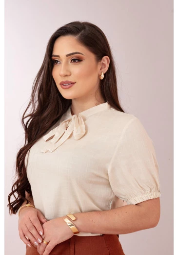 Blusa Em Viscose Com Laço Off White Mulher Morena Outono/Inverno 2025