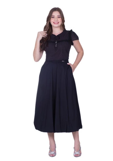 Blusa Ravena em Tecido Plano Texturizado com Detalhe em Guipir Preta Hapuk Primavera/Verão 2025 