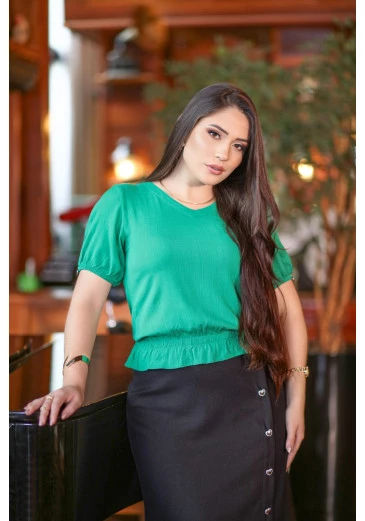Blusa Em Viscose Decote V Verde Mulher Morena Outono/Inverno 2025