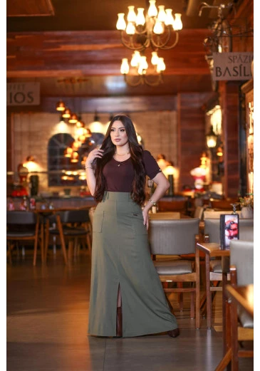 Blusa Viscolycra Decote V Marrom Mulher Morena Alto Verão 2025