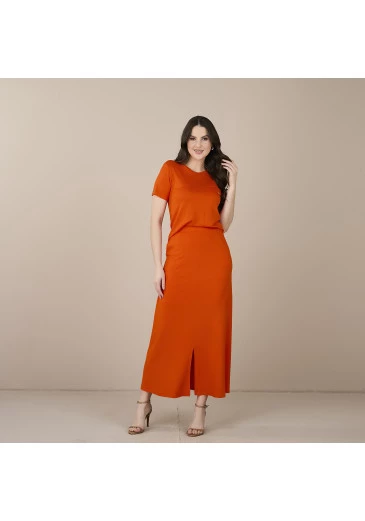 Conjunto Rogeria em Viscolady Ramado Laranja Tatá Martello Primavera/Verão 2025