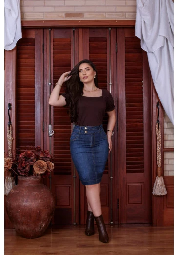 Saia Em Jeans Mulher Morena Outono/Inverno 2025.