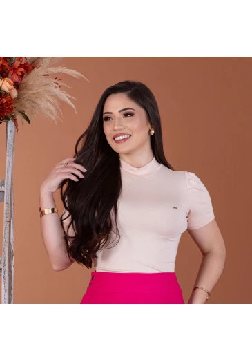 Blusa Em Viscolycra Rose Mulher Morena Outono/Inverno 2025.