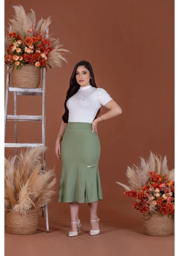 Saia Em Linho Pistache Mulher Morena Outono/Inverno 2025.
