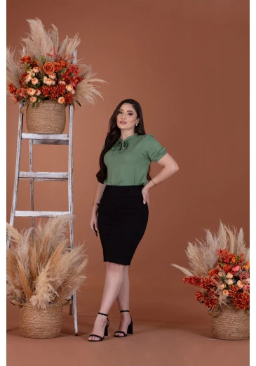 Saia Jeans Preto Com Elastano Mulher Morena Outono/Inverno 2025.