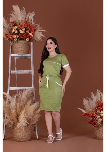 Vestido em Viscolycra Verde Lima Mulher Morena Outono/Inverno 2025.