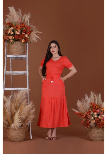 Conjunto Em Viscolinho Laranja Mulher Morena Outono/Inverno 2025.
