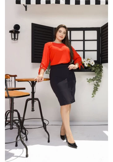 Blusa Marê em Crepe Acetinado com Botões na Manga Laranja Maria Amore Primavera/Verão 2025