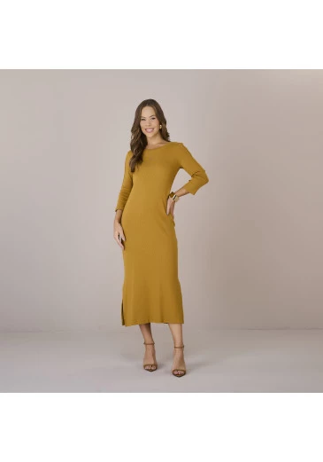 Vestido Cintia Canelado Duna Mostarda Tatá Martello Outono/Inverno 2025