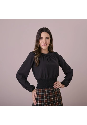 Blusa Tatiane Em Crepe Gloss Preto Tatá Martello Outono/Inverno 2025