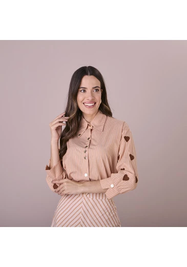  Camisa Edna Em Tricoline Bege Tatá Martello Outono/Inverno 2025