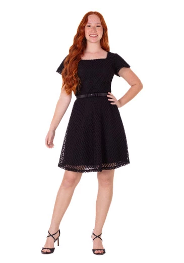 Vestido Mabel em Tecido Tricô Acompanha Cinto e Possui Forro Preto Hapuk Primavera/Verão 2025