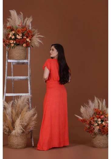 Conjunto Em Viscolinho Longo Laranja Mulher Morena Outono/Inverno 2025
