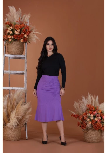 Saia Violeta Em Viscolycra Mulher Morena Outono/Inverno 2025