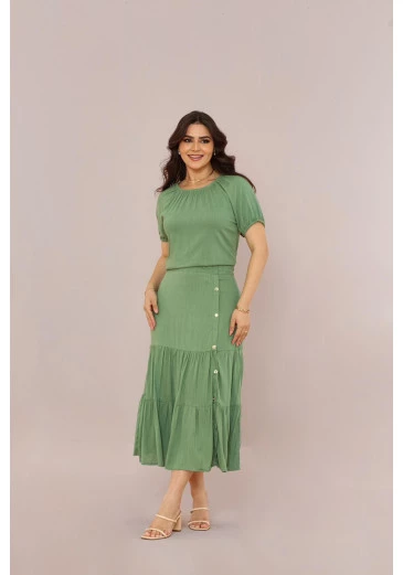 Conjunto Em Viscolinho Pistache Mulher Morena Outono/Inverno 2025