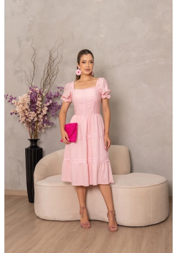Vestido Midi Em Crepe Rayon com Três Marias e Lastex nas Costas Rosa Luciana Pais Primavera/Verão 2025 