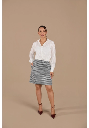 Saia Betina Em Malha Fio Tinto Xadrez Jany Pim Outono/Inverno 2026