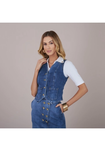 Colete Any Jeans com Botões Tatá Martello Primavera/Verão 2025 